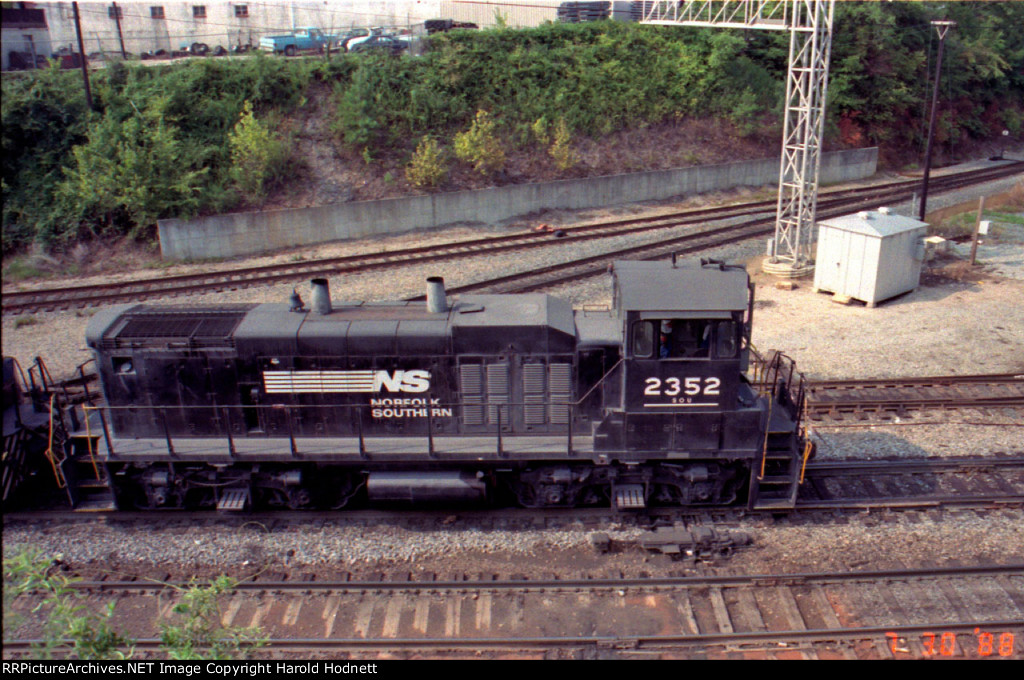 NS 2352